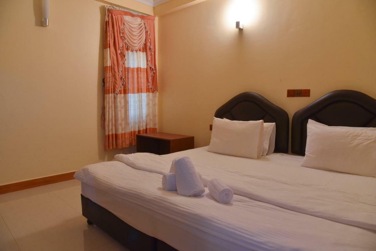 Nalaveshi Inn Huraa Exterior photo